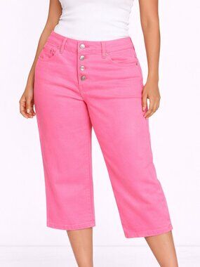 NWT - Size 12 capris. CHARTER CLUB pink denim pants. Button fly close. Summer